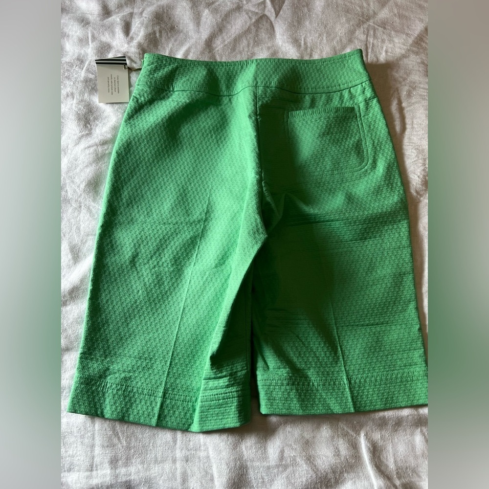 Como Sport Breathable Green Bermuda Shorts with Elastic Waistband - Picture 6 of 8